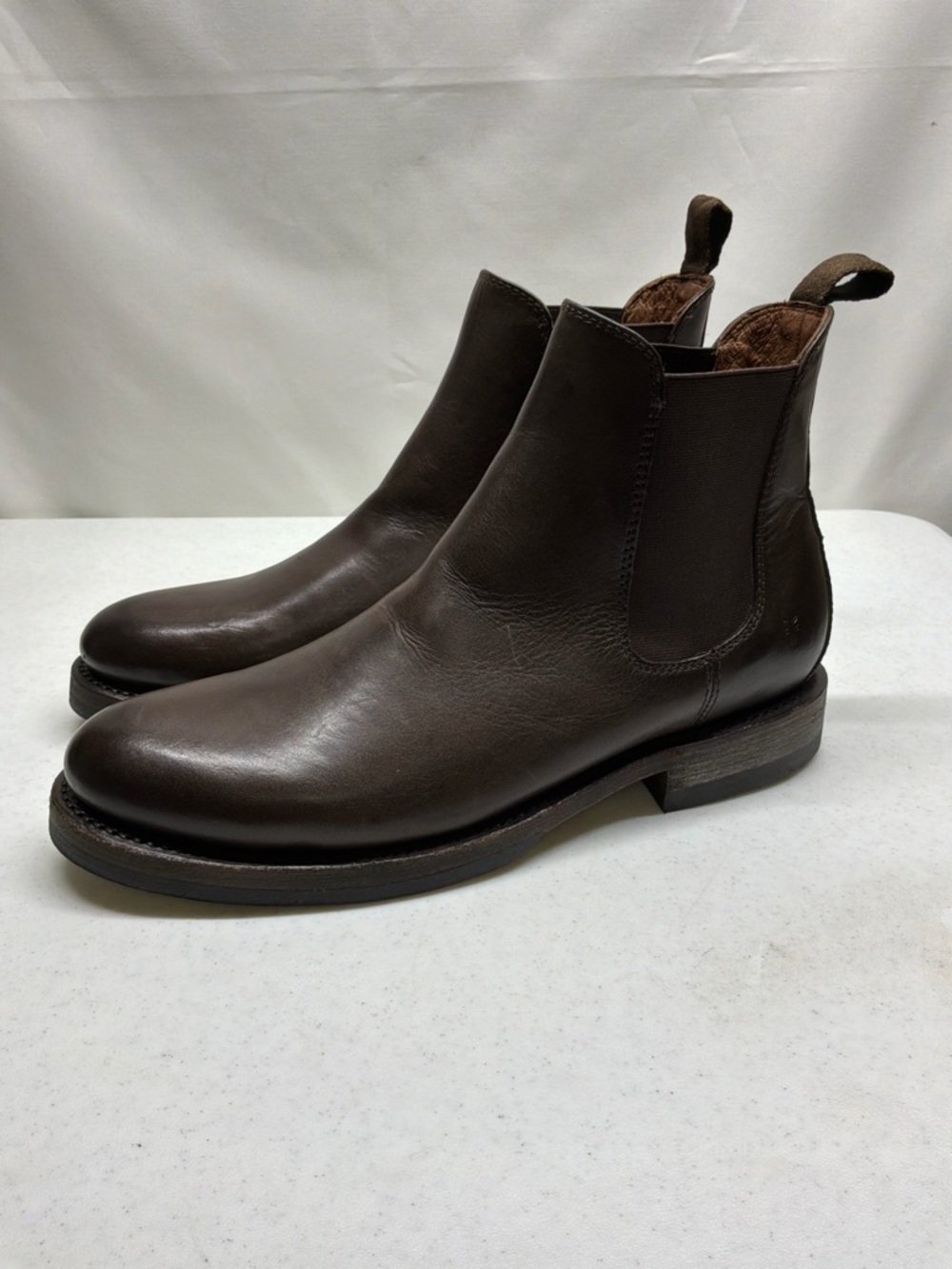 Frye Dylan Chelsea Boots Mens Size 9D Dark Brown Leather Ankle Pull On NWOT